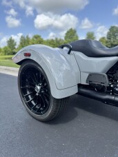2025 Harley-Davidson® Freewheeler® FLRT thumb 3