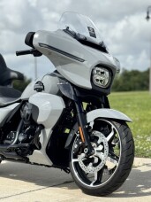 2025 Harley-Davidson® Street Glide™ Ultra FLHXU thumb 1