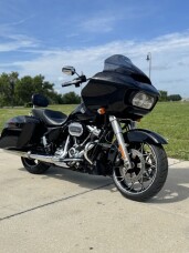 2022 Harley-Davidson® Road Glide® Special FLTRXS thumb 3