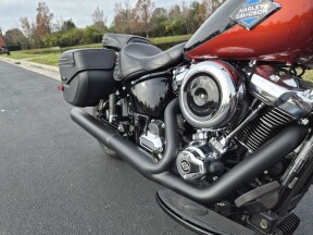 2025 Harley-Davidson® Heritage Classic FLHC thumb 3
