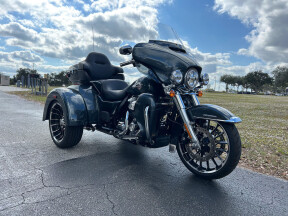 2025 Harley-Davidson® Tri Glide® Ultra FLHTCUTG thumb 3
