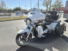 2020 Harley-Davidson® CVO™ Tri Glide® FLHTCUTGSE thumb 1
