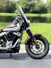 2021 Harley-Davidson® Softail Slim® FLSL thumb 2