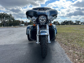 2025 Harley-Davidson® Tri Glide® Ultra FLHTCUTG thumb 2