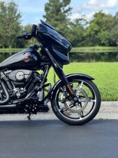2025 Harley-Davidson® Street Glide™ FLHX thumb 3
