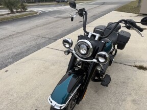 2026 Harley-Davidson® Heritage Classic® FLHC thumb 2