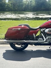 2025 Harley-Davidson® Street Glide™ FLHX thumb 3
