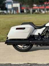 2024 Harley-Davidson® Street Glide® FLHX thumb 3