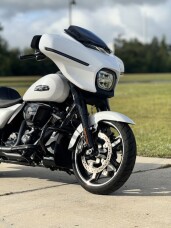 2024 Harley-Davidson® Street Glide® FLHX thumb 1