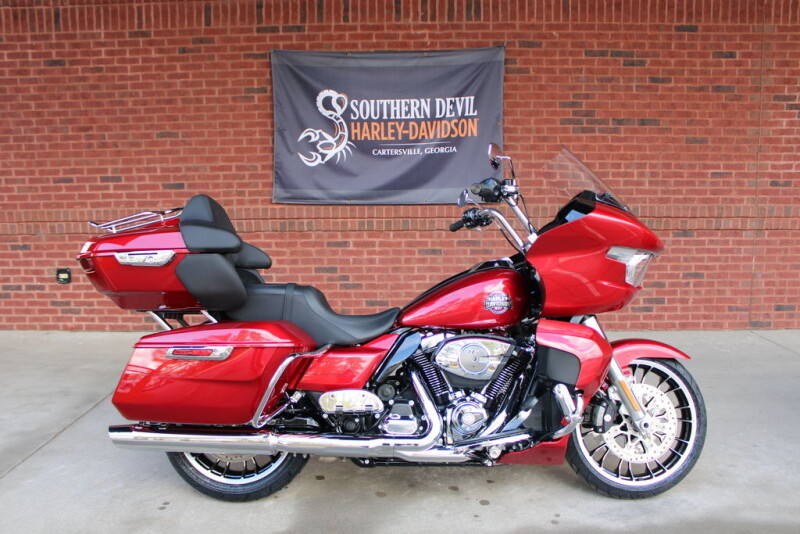 2026 Harley-Davidson® Road Glide Limited Brilliant Red Chrome Trim