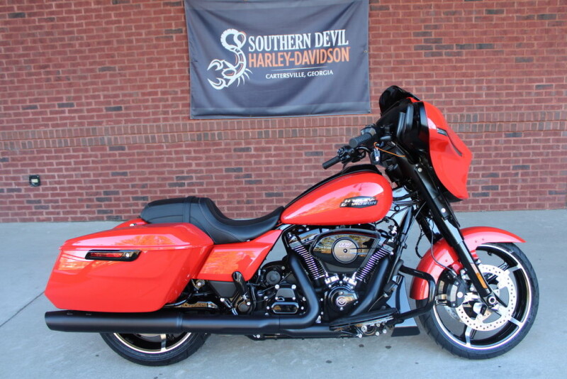 2026 Harley-Davidson® Street Glide® Blood Orange Black Trim