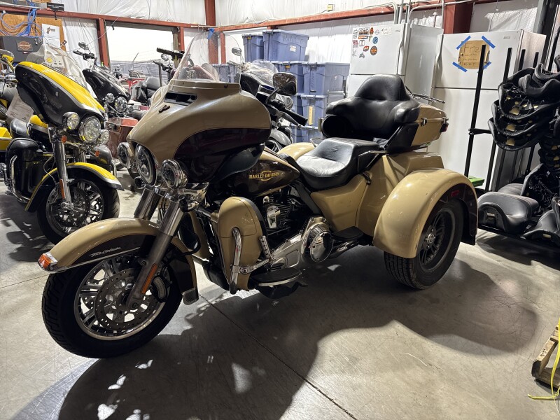 2014 Harley-Davidson® FLHTCUTG Tri Glide® Ultra