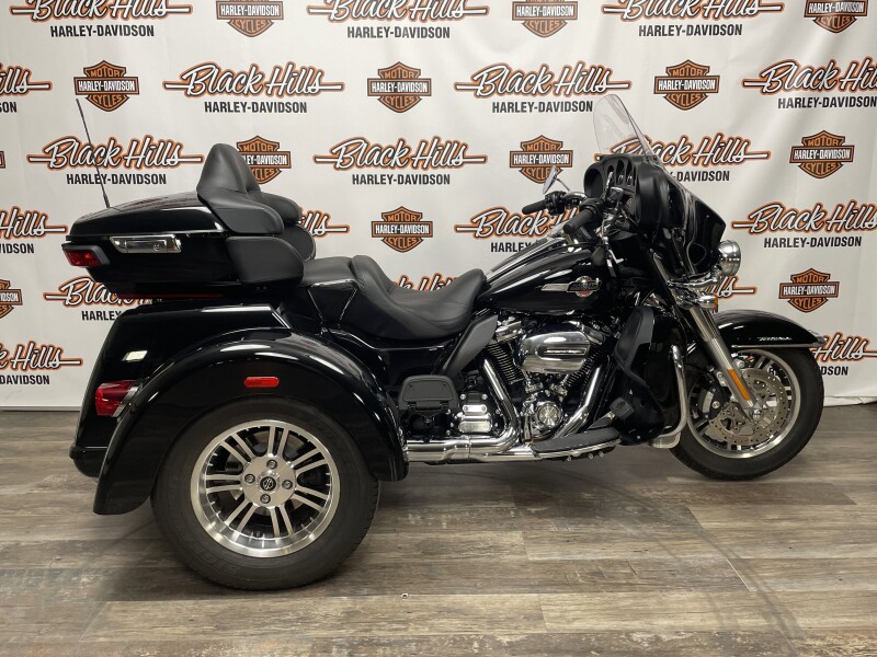 2024 Harley-Davidson® FLHTCUTG Tri Glide® Ultra