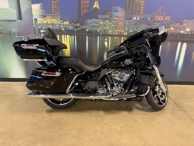 2025 Harley-Davidson® Street Glide™ Ultra FLHXU