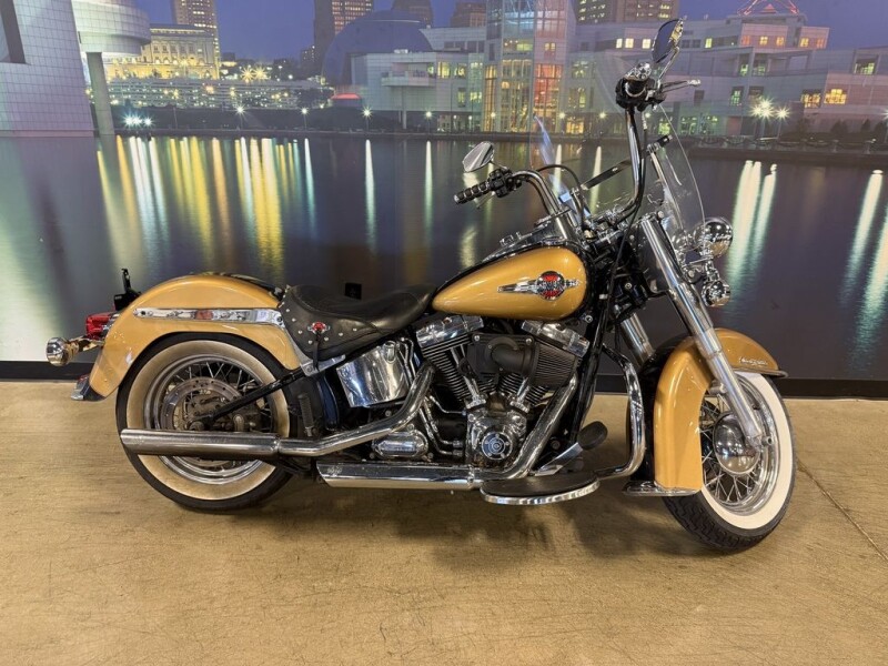 2017 Harley-Davidson® Heritage Softail® Classic FLSTC 