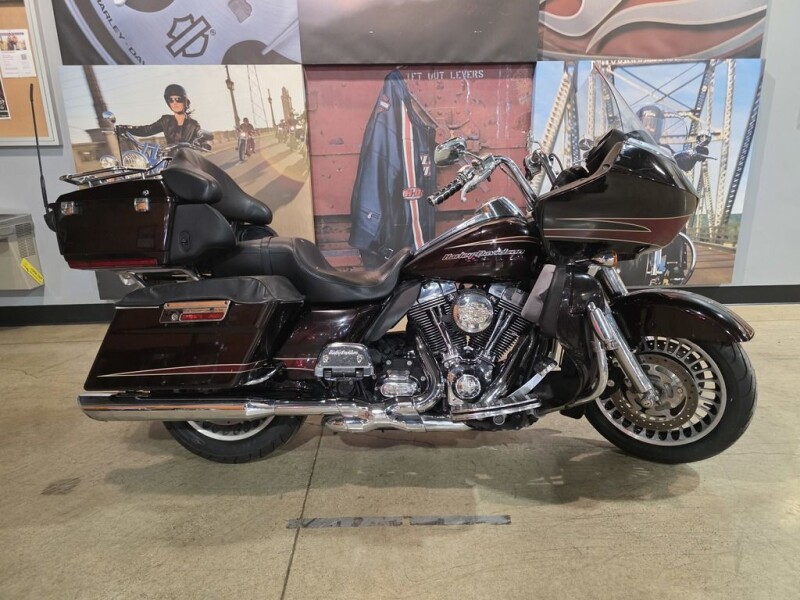 2011 Harley-Davidson® Road Glide® Ultra FLTRU