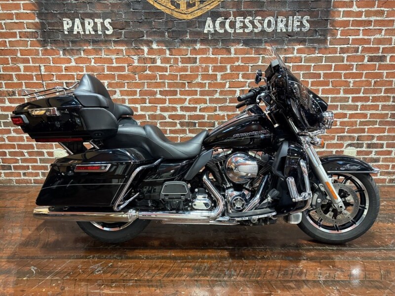 2015 Harley-Davidson® Ultra Limited FLHTK 