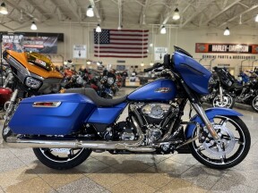 2026 Harley-Davidson® Street Glide® FLHX thumb 3