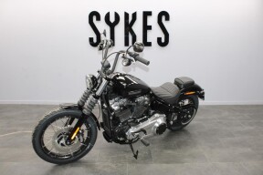 NEW 2025 Harley-Davidson FXBB Softail Street Bob 117 in Vivid Black thumb 2