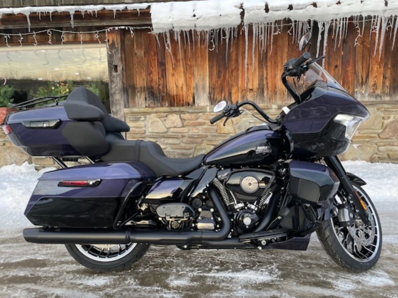 2026 Harley-Davidson® Road Glide Limited Purple Abyss / Vivid Black Chrome Trim