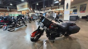 2025 Harley-Davidson<sup>®</sup> Heritage Classic Whiskey Fire / Vivid Black w/Laced Wheels thumb 0