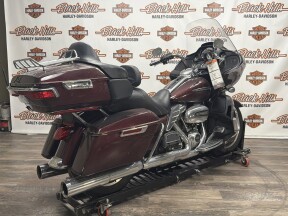 2018 Harley-Davidson® FLTRU Road Glide® Ultra thumb 3