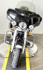2018 Harley-Davidson® Electra Glide® Ultra Classic® FLHTCU thumb 2