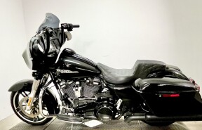 2017 Harley-Davidson® Street Glide® FLHX thumb 0