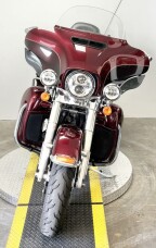 2014 Harley-Davidson® Electra Glide® Ultra Classic® FLHTCU thumb 2