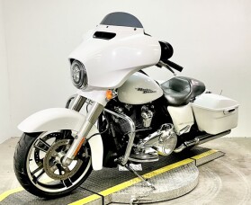 2017 Harley-Davidson® Street Glide® Special FLHXS  thumb 1