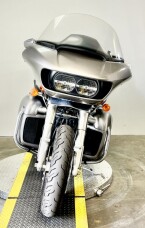 2017 Harley-Davidson® Road Glide® Ultra FLTRU thumb 2