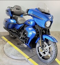 2025 Harley-Davidson® Street Glide™ Ultra FLHXU thumb 3