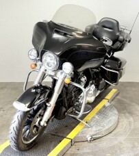 2018 Harley-Davidson® Electra Glide® Ultra Classic® FLHTCU thumb 1