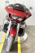 2016 Harley-Davidson® CVO™ Road Glide® Ultra FLTRUSE thumb 2