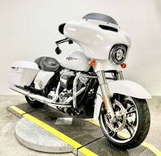 2017 Harley-Davidson® Street Glide® Special FLHXS  thumb 3
