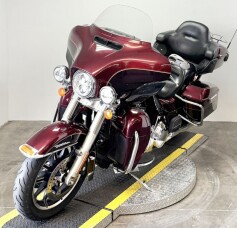 2014 Harley-Davidson® Electra Glide® Ultra Classic® FLHTCU thumb 1