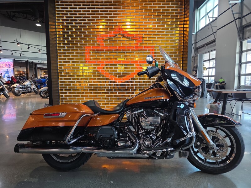 2015 Harley-Davidson® Ultra Limited FLHTK 