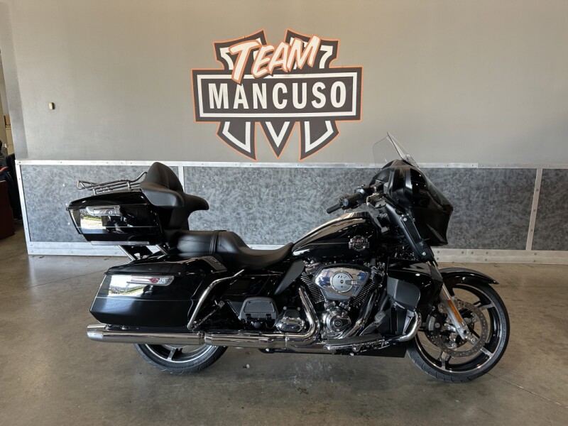 2025 Harley-Davidson® Street Glide™ Ultra FLHXU