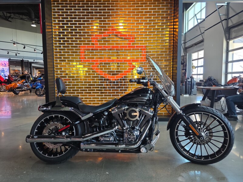 2017 Harley-Davidson® Breakout® FXSB