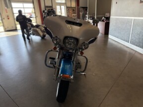 2021 Harley-Davidson® Electra Glide® Revival™ FLH thumb 3