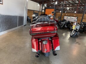 2016 Harley-Davidson® CVO™ Road Glide® Ultra FLTRUSE thumb 1