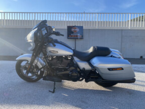 2024 Harley-Davidson® Street Glide® thumb 0
