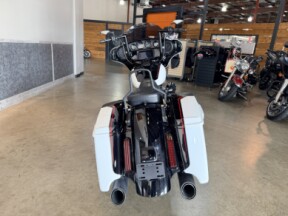 2021 Harley-Davidson® CVO™ Street Glide® FLHXSE thumb 1