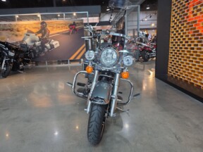 2022 Harley-Davidson® Road King® FLHR thumb 2
