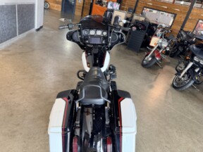 2021 Harley-Davidson® CVO™ Street Glide® FLHXSE thumb 0