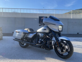 2024 Harley-Davidson® Street Glide® thumb 2
