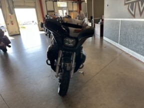 2025 Harley-Davidson® Street Glide™ Ultra FLHXU thumb 3