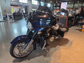 FLHXSE 2016 CVO™ Street Glide® thumb 2