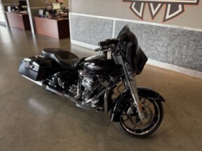 2022 Harley-Davidson® Street Glide® FLHX thumb 0