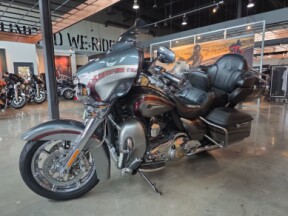 2016 Harley-Davidson® CVO™ Limited FLHTKSE thumb 1